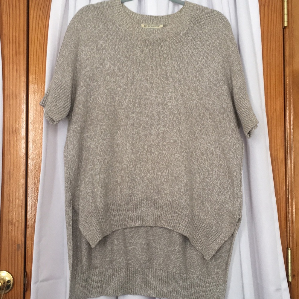 BCBGeneration short sleeve hi-low sweater